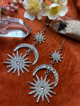 Load image into Gallery viewer, Stardust Earrings
